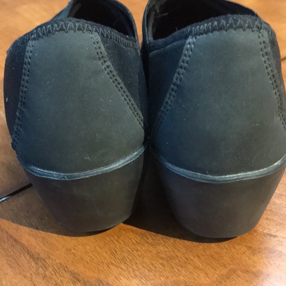 Ladies Crocs Clogs with Neoprene Upper - Picture 16 of 16